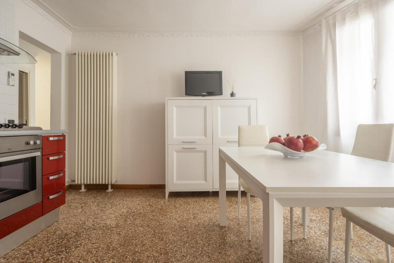 Santa Maria Formosa Terrace R&R Apartment เวนิส ภายนอก รูปภาพ
